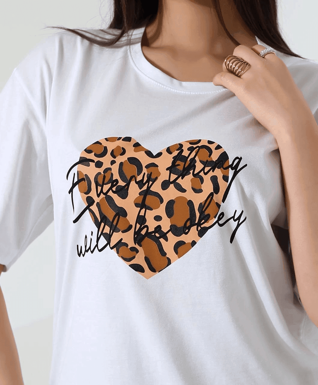 Leopar kalp baskılı tişört - Özer&Hermin