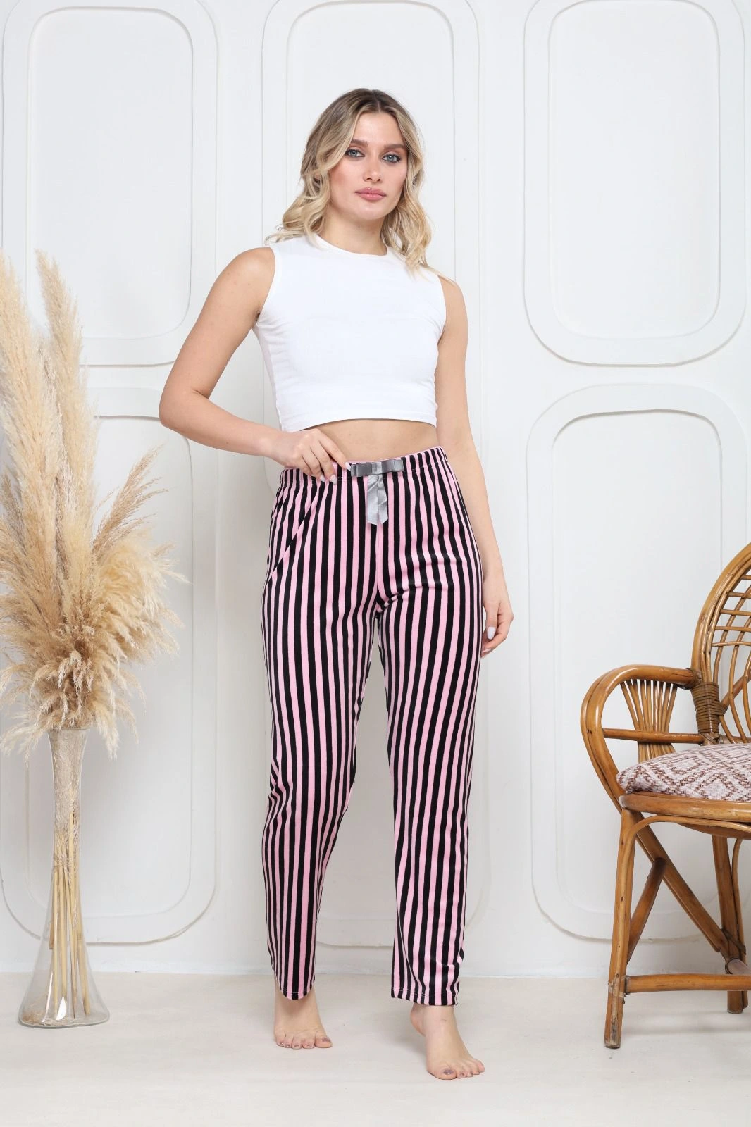 Kadife pijama altı pembe üstüne siyah çizgi desenli q7013