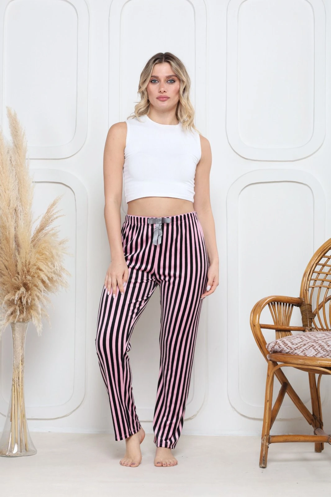 Kadife pijama altı pembe üstüne siyah çizgi desenli q7013