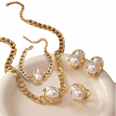 Trendy Hot Sale Shaped Pearl Suit Vintage Necklace Özer&Hermin