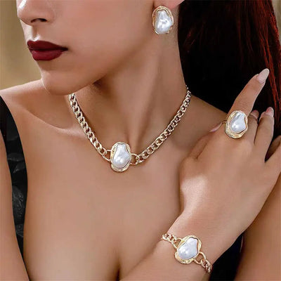 Trendy Hot Sale Shaped Pearl Suit Vintage Necklace Özer&Hermin