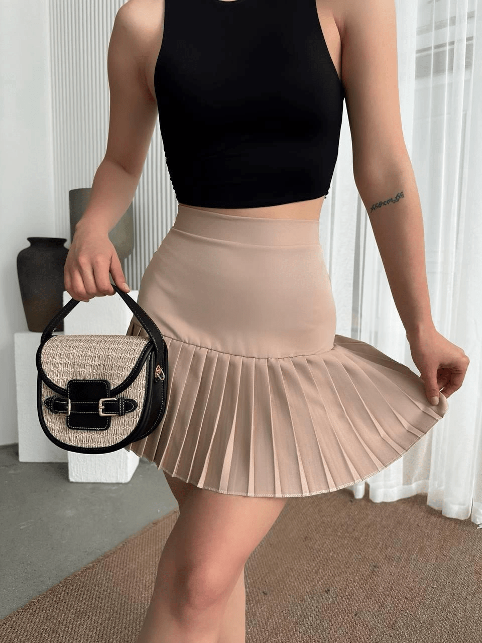 Alti Pliseli Mini Etek - Şıklığı ve Rahatlığı Bir Arada Yakalayın - ÖZER&HERMİN