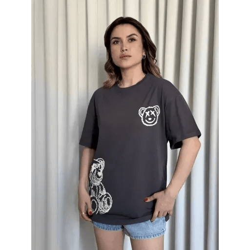 Baskili Ayicikli Tisort - Şık ve Rahat Tasarım - ÖZER&HERMİN