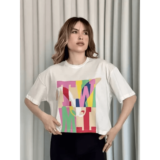 Baskili Crop Tisört - Şık Rahat Tasarım ile Günlük Kombinlerinizde Fark Yaratın - ÖZER&HERMİN