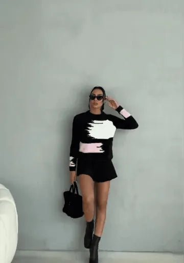 Biyikli Siyah Triko Kazak - Şıklığın ve Rahatlığın Buluştuğu Tasarım - ÖZER&HERMİN