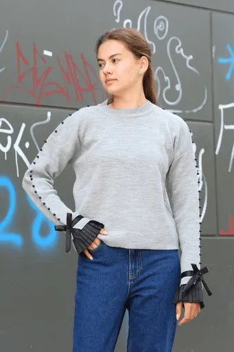 Boncuk Detayli Kazak - Şık ve Rahat Tasarım - ÖZER&HERMİN