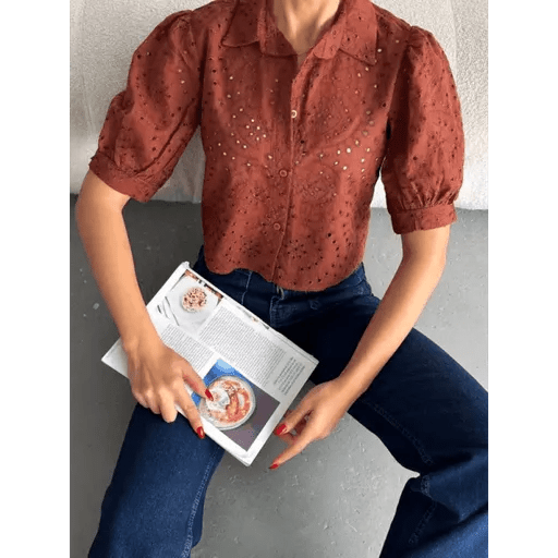 Brodeli Crop Gomlek – Şıklığı ve Rahatlığı Bir Arada Sunan Tasarım - ÖZER&HERMİN