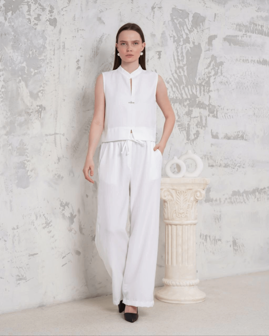 Broslu Yelek Pantolon Takimi - Şıklığıyla Dikkat Çeken Kombin - ÖZER&HERMİN