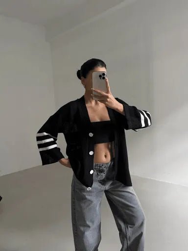 Buyuk Dugmeli Triko Hirka - Konfor ve Şıklık Bir Arada - ÖZER&HERMİN