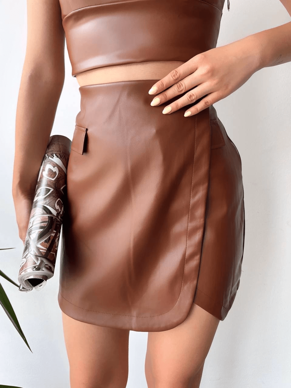 Cep Detaylı Oval Kapakli Deri Etek - Şıklığın ve Rahatlığın Buluştuğu Tasarım - ÖZER&HERMİN