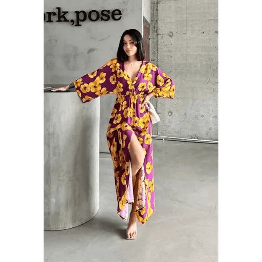 cicek Desenli Elbise ile Baharın Enerjisini Yansıtın - ÖZER&HERMİN