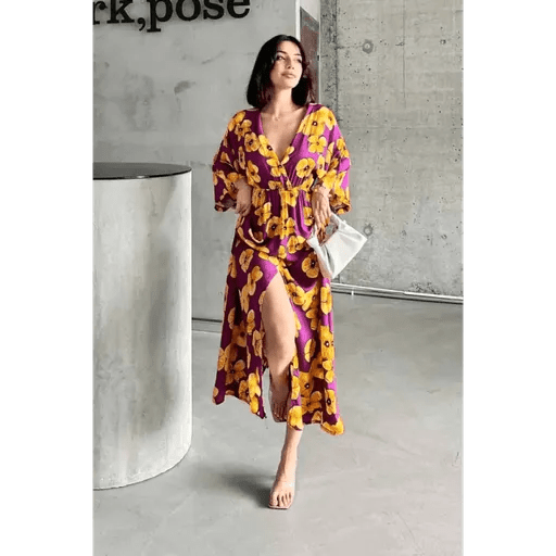 cicek Desenli Elbise ile Baharın Enerjisini Yansıtın - ÖZER&HERMİN