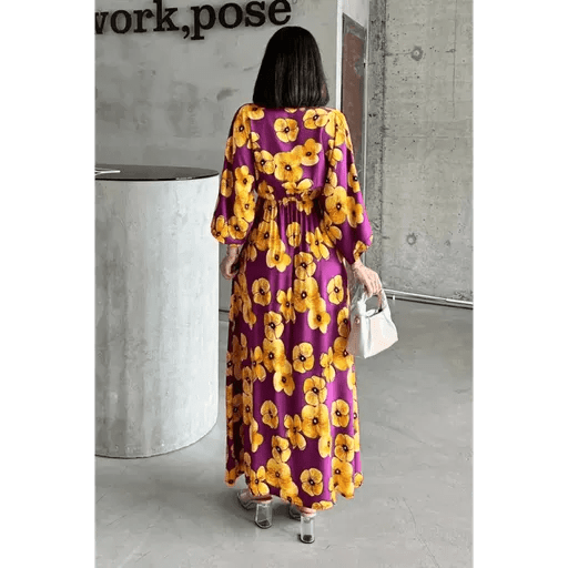 cicek Desenli Elbise ile Baharın Enerjisini Yansıtın - ÖZER&HERMİN