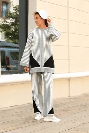 Cizgili Bisiklet Yaka Triko Takim - Şık ve Rahat Tasarım - ÖZER&HERMİN