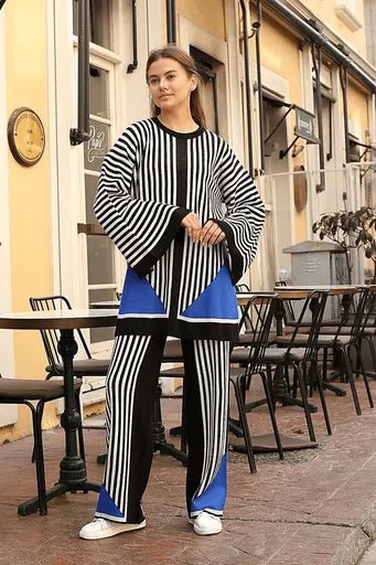 Cizgili Bisiklet Yaka Triko Takim - Şık ve Rahat Tasarım - ÖZER&HERMİN