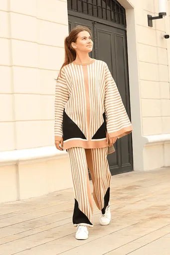 Cizgili Bisiklet Yaka Triko Takim - Şık ve Rahat Tasarım - ÖZER&HERMİN