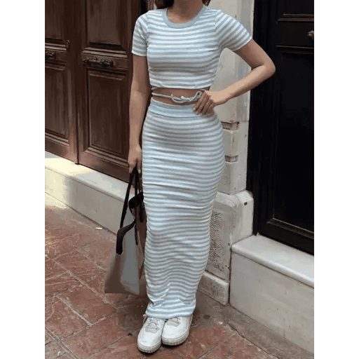 Cizgili Etekli Takim - Şık ve Rahat Kombinler için İdeal Seçim - ÖZER&HERMİN