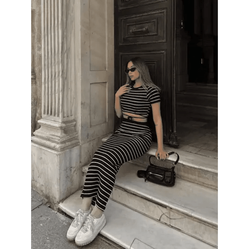 Cizgili Etekli Takim - Şık ve Rahat Kombinler için İdeal Seçim - ÖZER&HERMİN