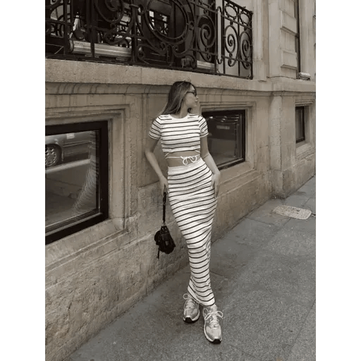 Cizgili Etekli Takim - Şık ve Rahat Kombinler için İdeal Seçim - ÖZER&HERMİN