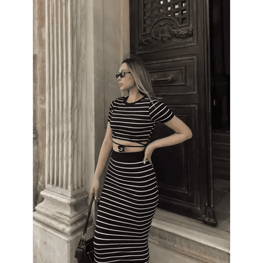 Cizgili Etekli Takim - Şık ve Rahat Kombinler için İdeal Seçim - ÖZER&HERMİN