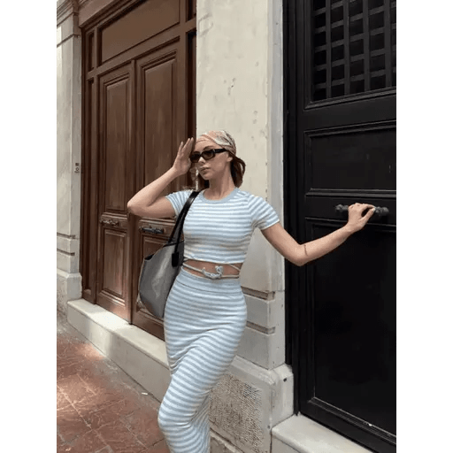 Cizgili Etekli Takim - Şık ve Rahat Kombinler için İdeal Seçim - ÖZER&HERMİN