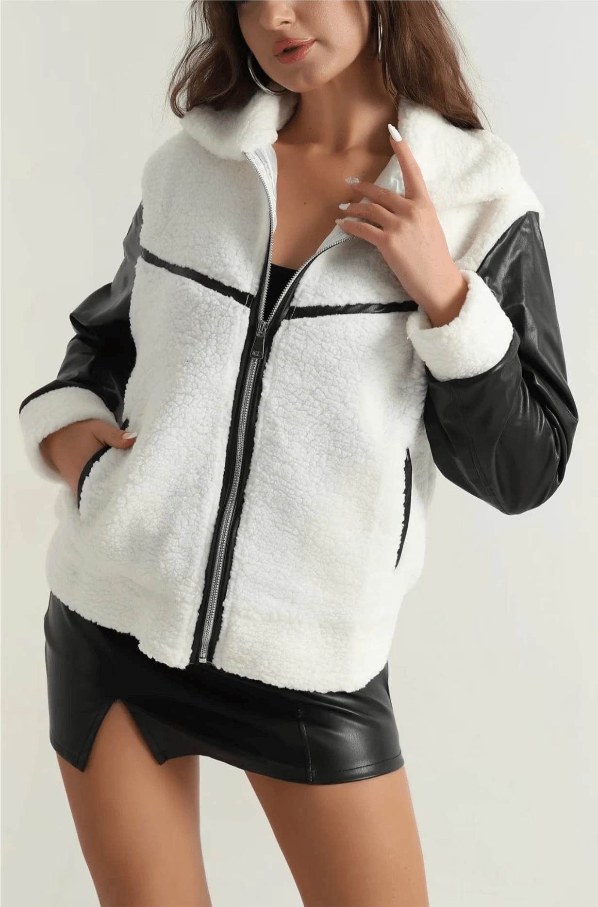 Deri Garnili Kuzu Pelus Mont - Şıklık ve Rahatlık Bir Arada - ÖZER&HERMİN