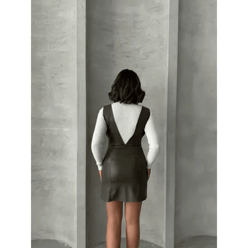 Deri Jile Elbise - Şıklığı ve Rahatlığı Bir Arada Sunan Moda Parçası - ÖZER&HERMİN