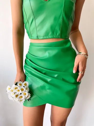 Drapeli Deri Etek - Şık ve Rahat Tasarım ile Mükemmel Uyumu Yakalayın - ÖZER&HERMİN