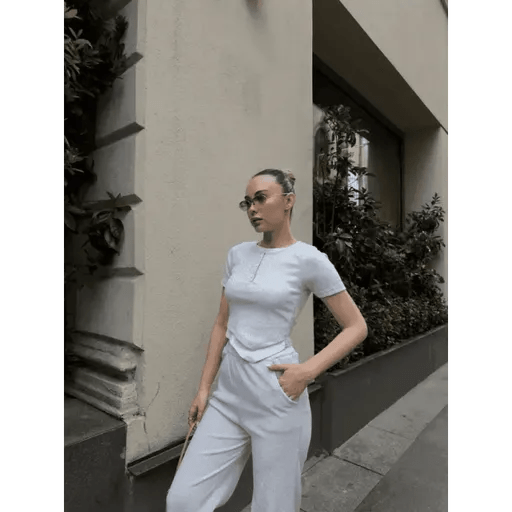 Dugme Yakali Takim: Şıklık ve Konforun Buluştuğu Alt Üst Set - ÖZER&HERMİN