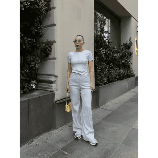 Dugme Yakali Takim: Şıklık ve Konforun Buluştuğu Alt Üst Set - ÖZER&HERMİN