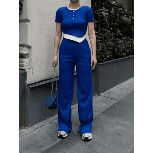 Dugme Yakali Takim: Şıklık ve Konforun Buluştuğu Alt Üst Set - ÖZER&HERMİN