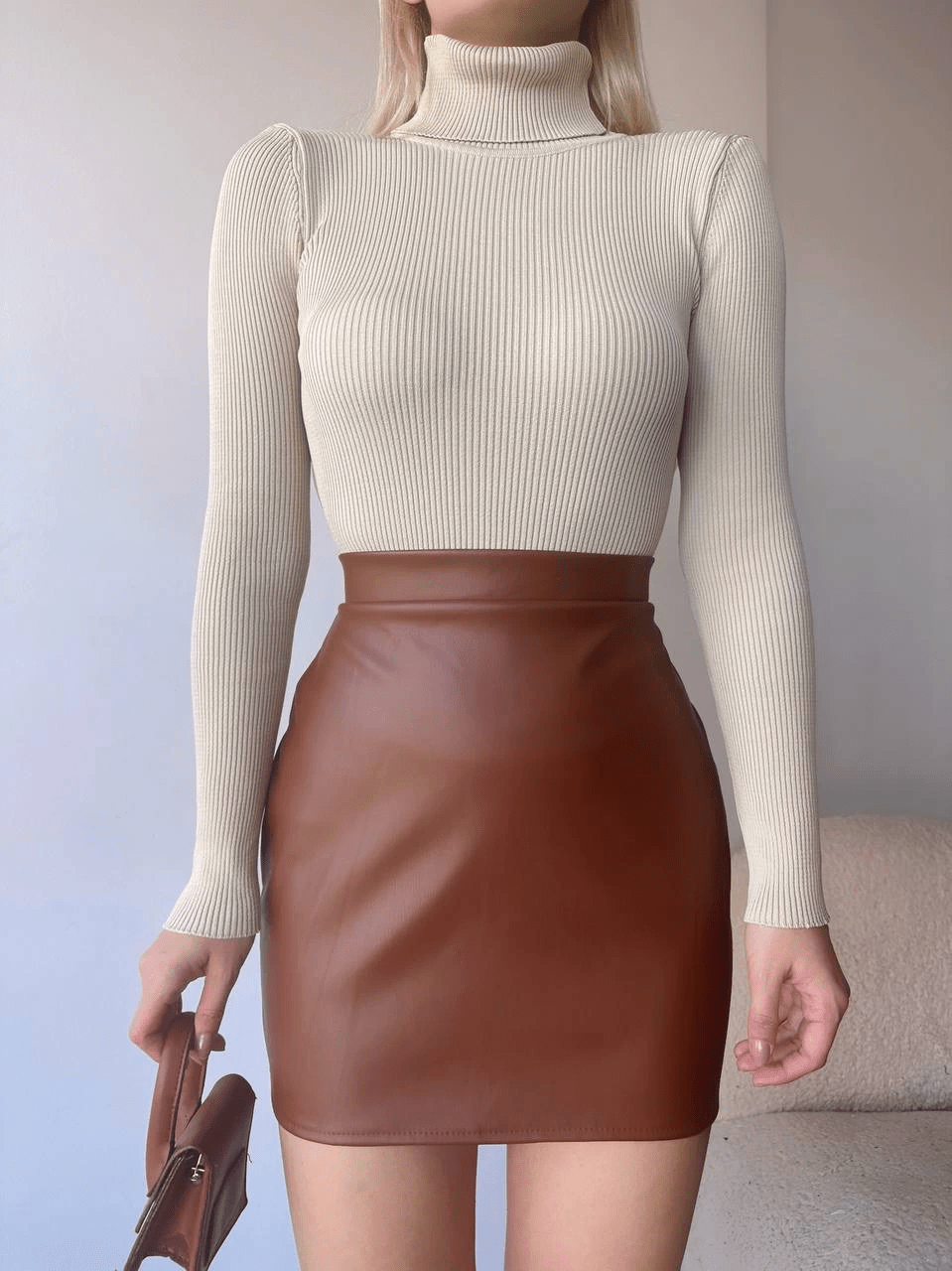 Duz Deri Etek - Şık ve Modern Tasarım ile Gardırobunuza Fark Katın - ÖZER&HERMİN