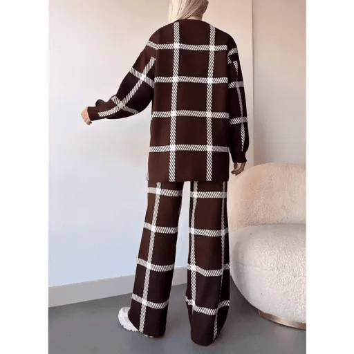 Ekoseli Triko Takim - Şıklığı ve Konforu Bir Arada Sunar - ÖZER&HERMİN