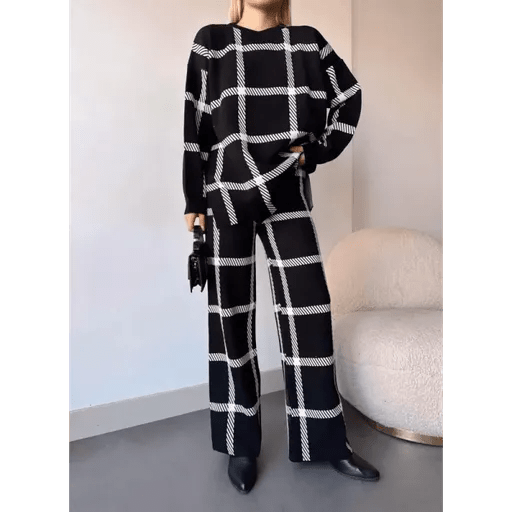 Ekoseli Triko Takim - Şıklığı ve Konforu Bir Arada Sunar - ÖZER&HERMİN