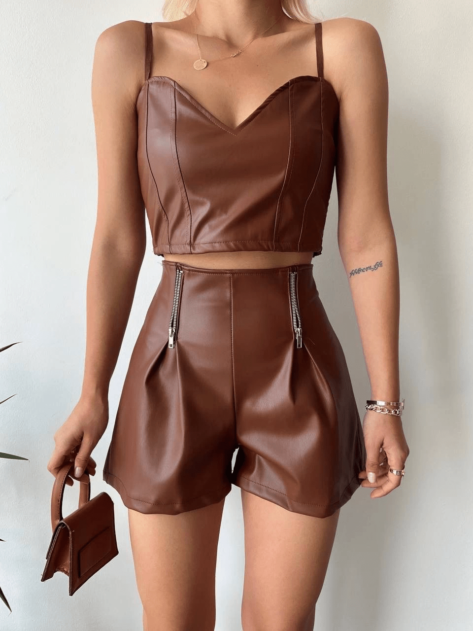 Fermuarli Deri Sort - Şıklığın ve Konforun Birleşimi - ÖZER&HERMİN