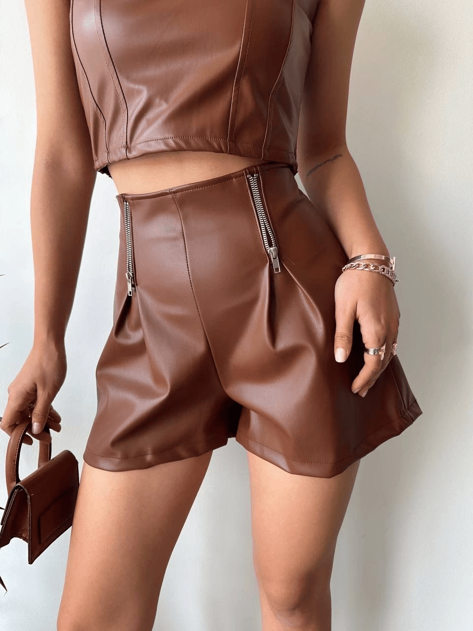 Fermuarli Deri Sort - Şıklığın ve Konforun Birleşimi - ÖZER&HERMİN