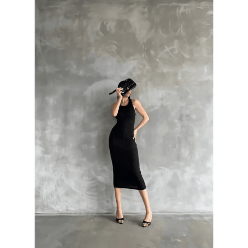 Halter Elbise - Şık ve Rahat Tasarım ile Elegan Görünüm - ÖZER&HERMİN