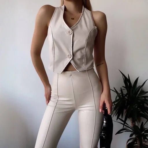 iki Dugmeli Deri Yelek - Şıklığı ve Rahatlığı Bir Arada Keşfedin - ÖZER&HERMİN