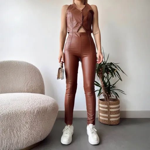 iki Dugmeli Deri Yelek - Şıklığı ve Rahatlığı Bir Arada Keşfedin - ÖZER&HERMİN