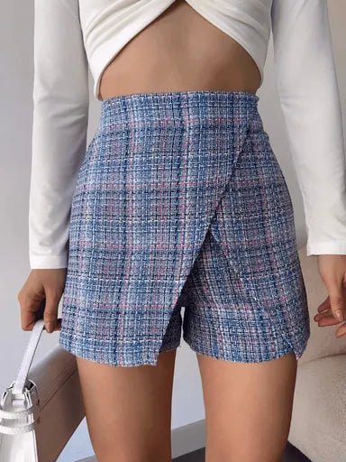 Kapakli Tuvit Sort Etek ile Şıklığı Yakalayın - ÖZER&HERMİN