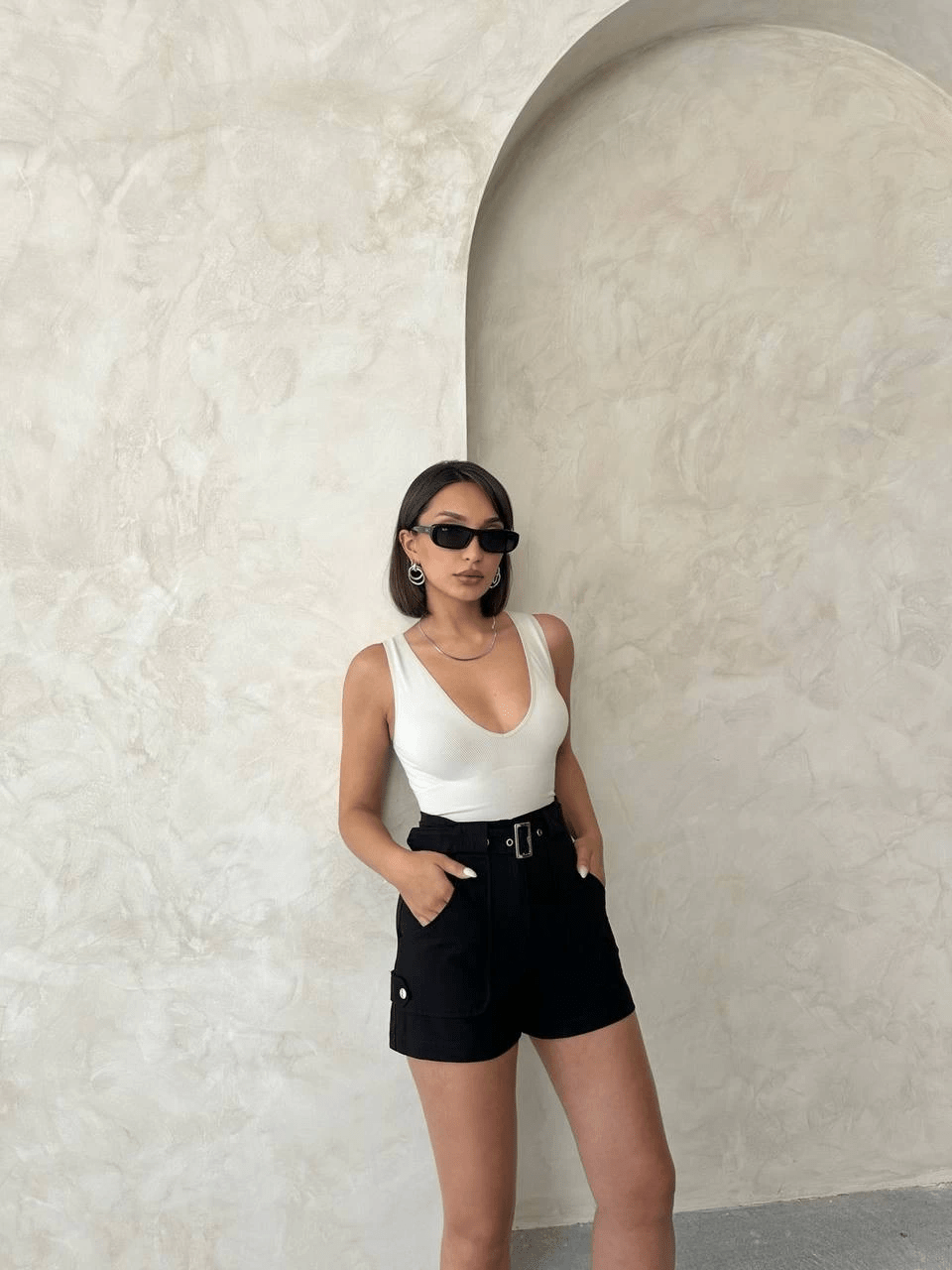 Kemer Detayli Gabardin Sort - Şıklığı ve Rahatlığı Bir Arada Bulun - ÖZER&HERMİN