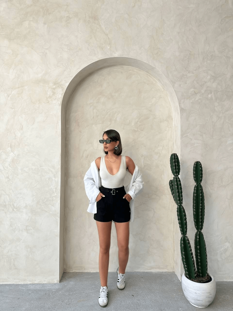 Kemer Detayli Gabardin Sort - Şıklığı ve Rahatlığı Bir Arada Bulun - ÖZER&HERMİN