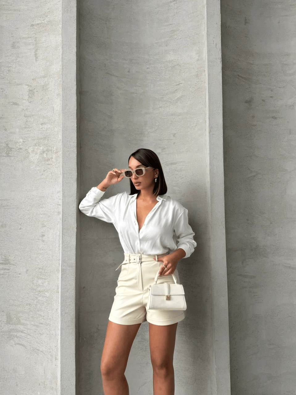 Kemerli Deri Sort - Şıklığı ve Rahatlığı Bir Arada Sunan Özel Tasarım - ÖZER&HERMİN