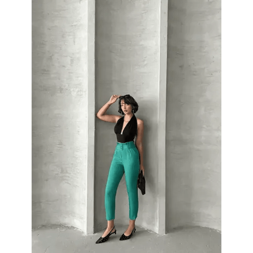 Kemerli Havuc Pantolon - Şıklığı ve Rahatlığı Bir Arada Sunan Moda Parçası - ÖZER&HERMİN