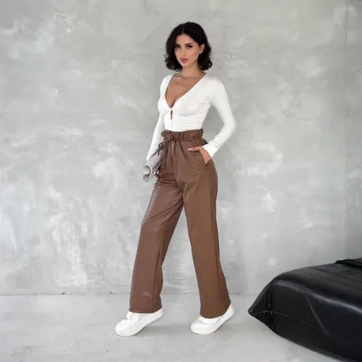 kendinden ince Kemerli Deri Pantolon - Şıklığı ve Rahatlığı Bir Arada Sunan Stil Seçeneği - ÖZER&HERMİN