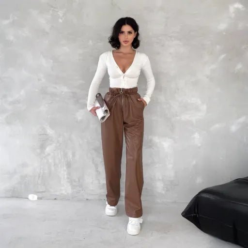 kendinden ince Kemerli Deri Pantolon - Şıklığı ve Rahatlığı Bir Arada Sunan Stil Seçeneği - ÖZER&HERMİN