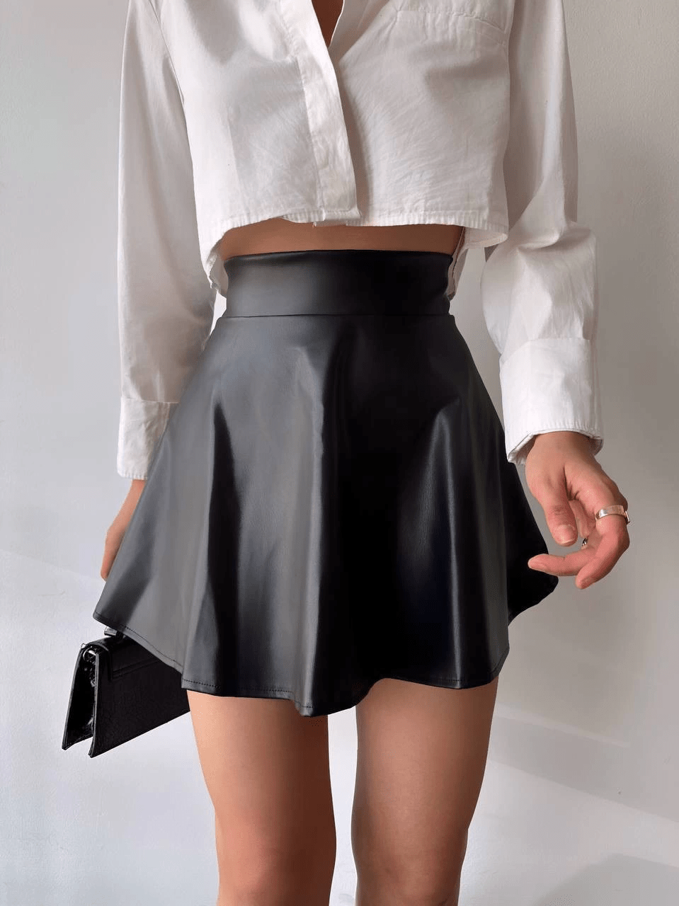 Kisa Deri Etek - Şık ve Rahat Tasarım ile Stil Sahibi Olun - ÖZER&HERMİN