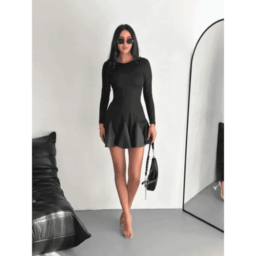 Kloş Crep Mini Elbise ile Şıklığınızı Yansıtın - ÖZER&HERMİN