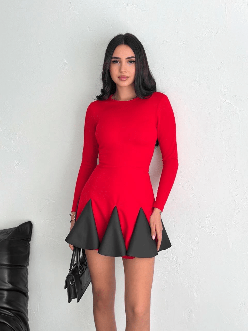 Kloş Crep Mini Elbise ile Şıklığınızı Yansıtın - ÖZER&HERMİN