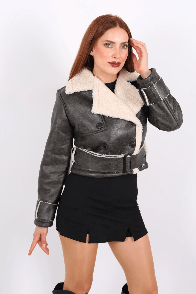 Kurklu Suni Deri Mont ile Şıklık ve Konforu Yakalayın - ÖZER&HERMİN